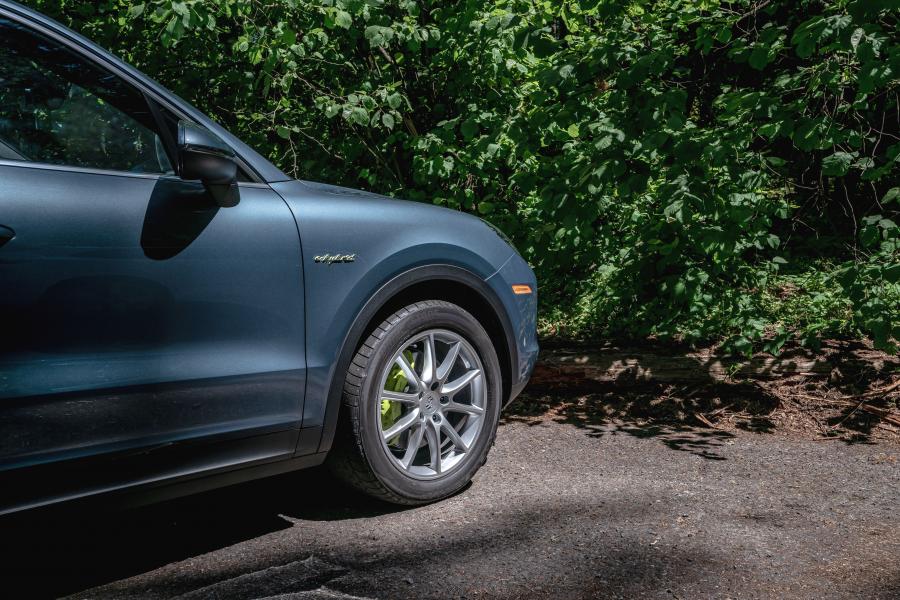 Детали экстерьера Porsche Cayenne E-Hybrid (PO536) 2018 года  (NA) (фото 37 из 38)